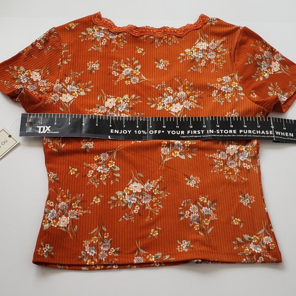 NO COMMENT Floral Lace Neck Top - Picture 5 of 6